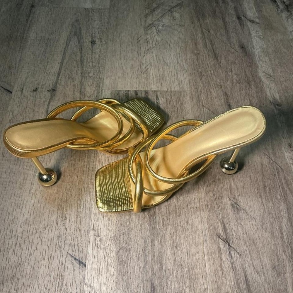 Unbranded Gold Metallic Kitten Heel Sandals Silver Ball Detail Size 39 Going Out